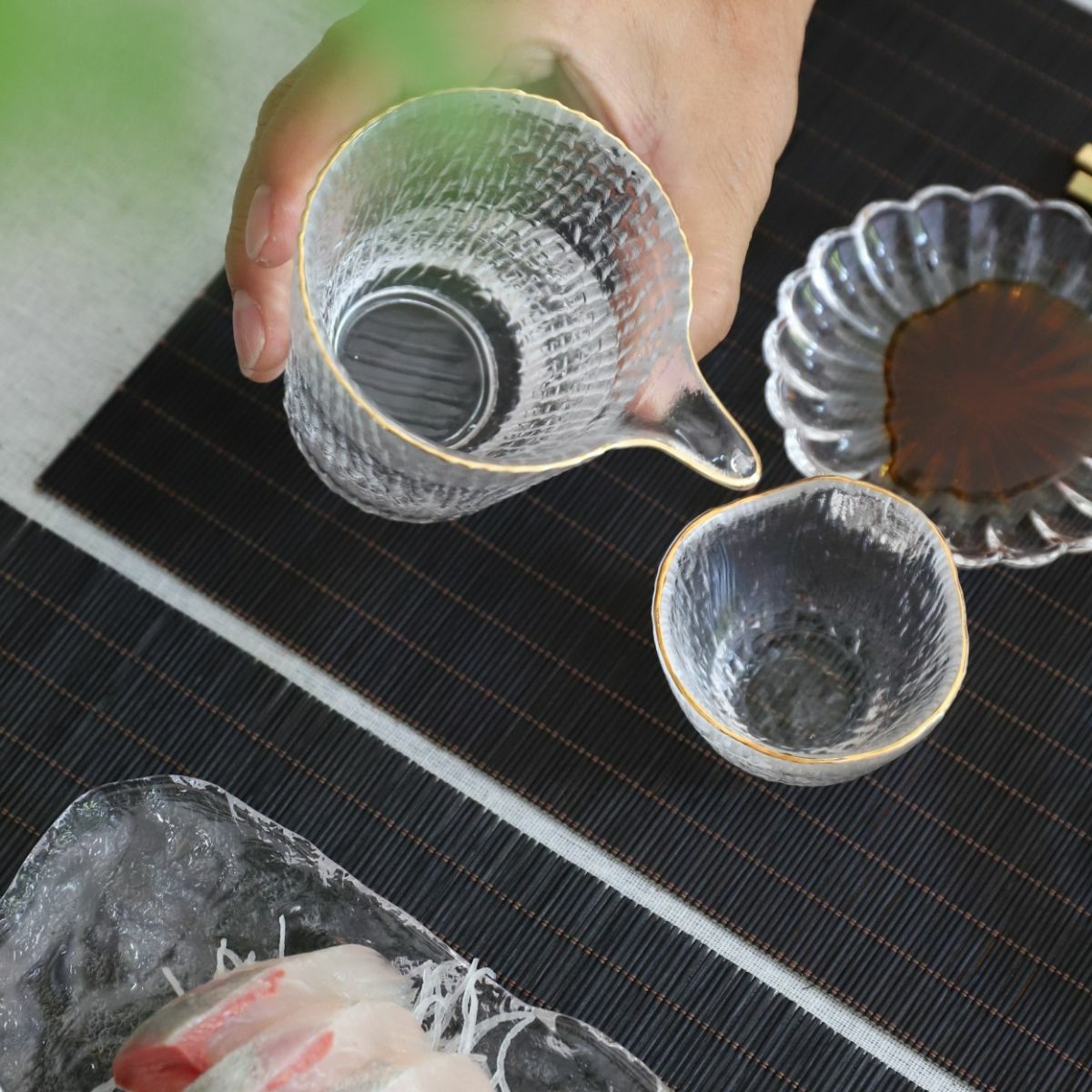 ガラス製　ゴールドライン片口ピッチャー