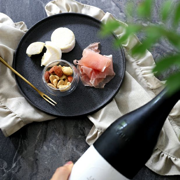 美濃焼　黒い切立丸型プレートYOZORA｜M苦楽園オリジナル｜