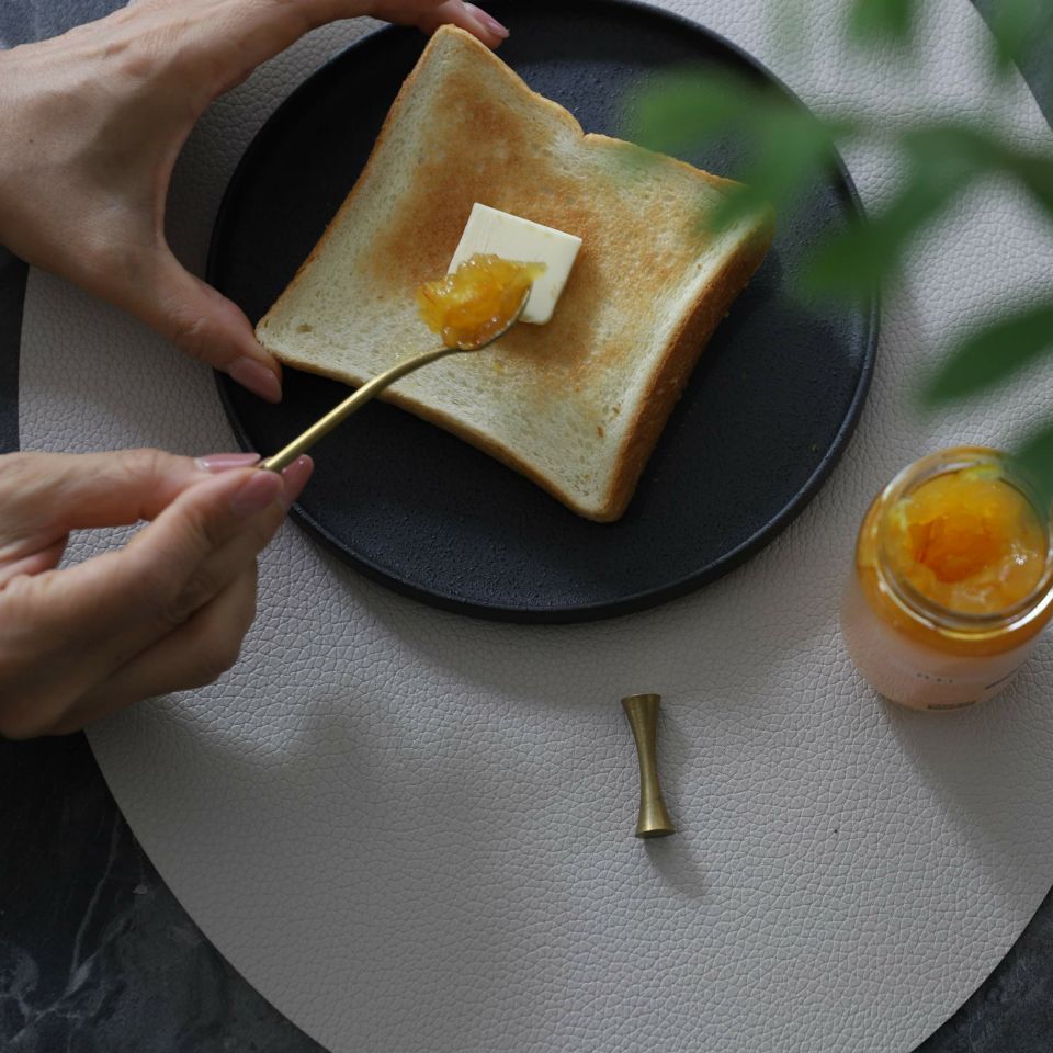 美濃焼　黒い切立丸型プレートYOZORA｜M苦楽園オリジナル｜