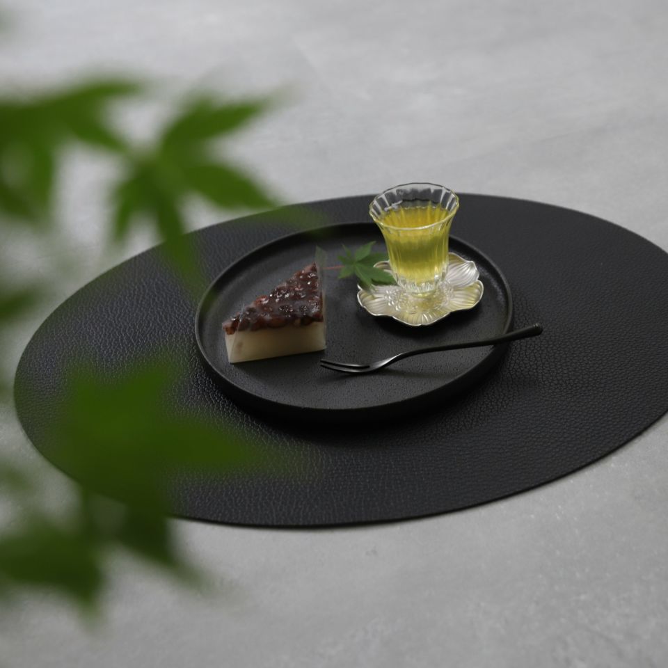 美濃焼　黒い切立丸型プレートYOZORA｜M苦楽園オリジナル｜