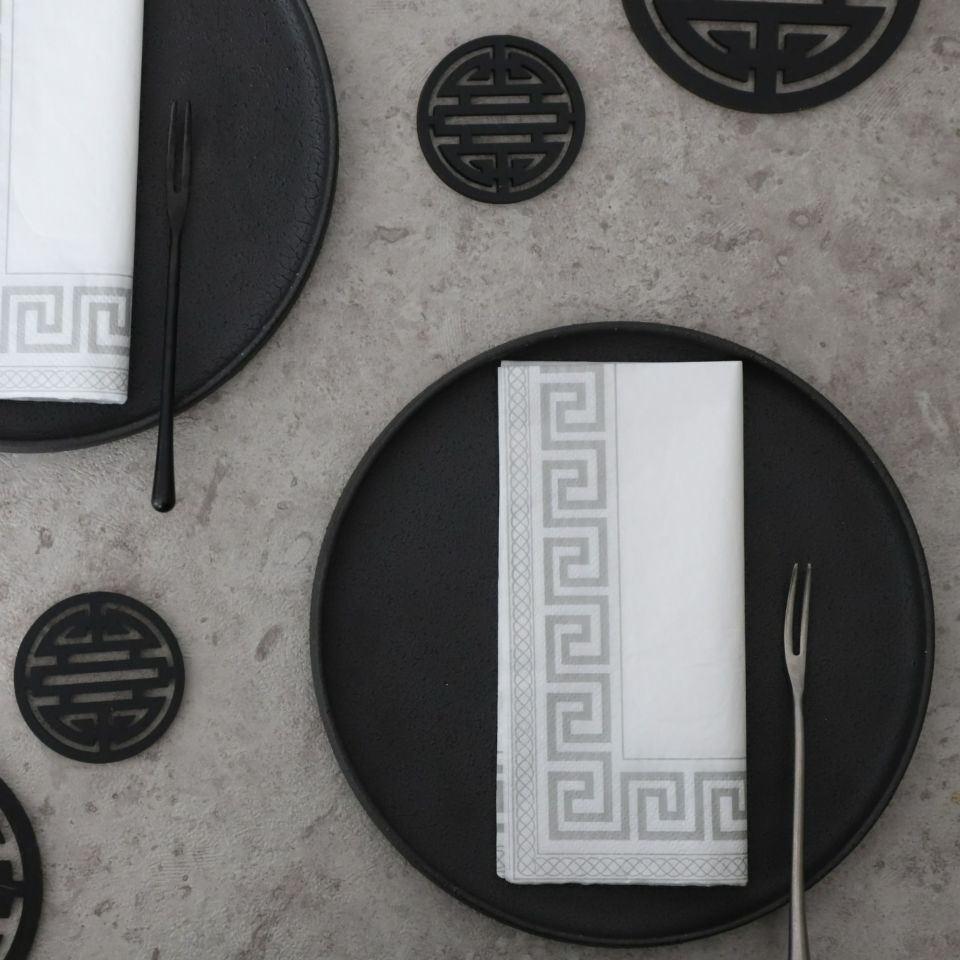 美濃焼　黒い切立丸型プレートYOZORA｜M苦楽園オリジナル｜