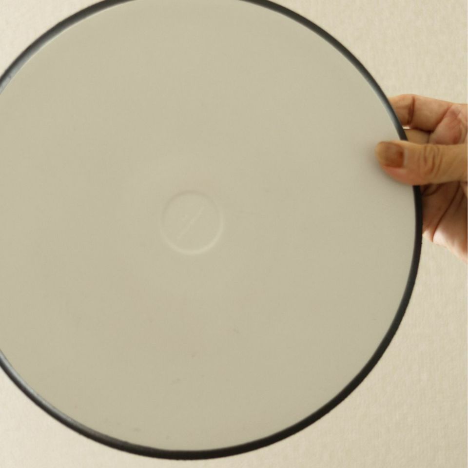 美濃焼　黒い切立丸型プレートYOZORA｜M苦楽園オリジナル｜