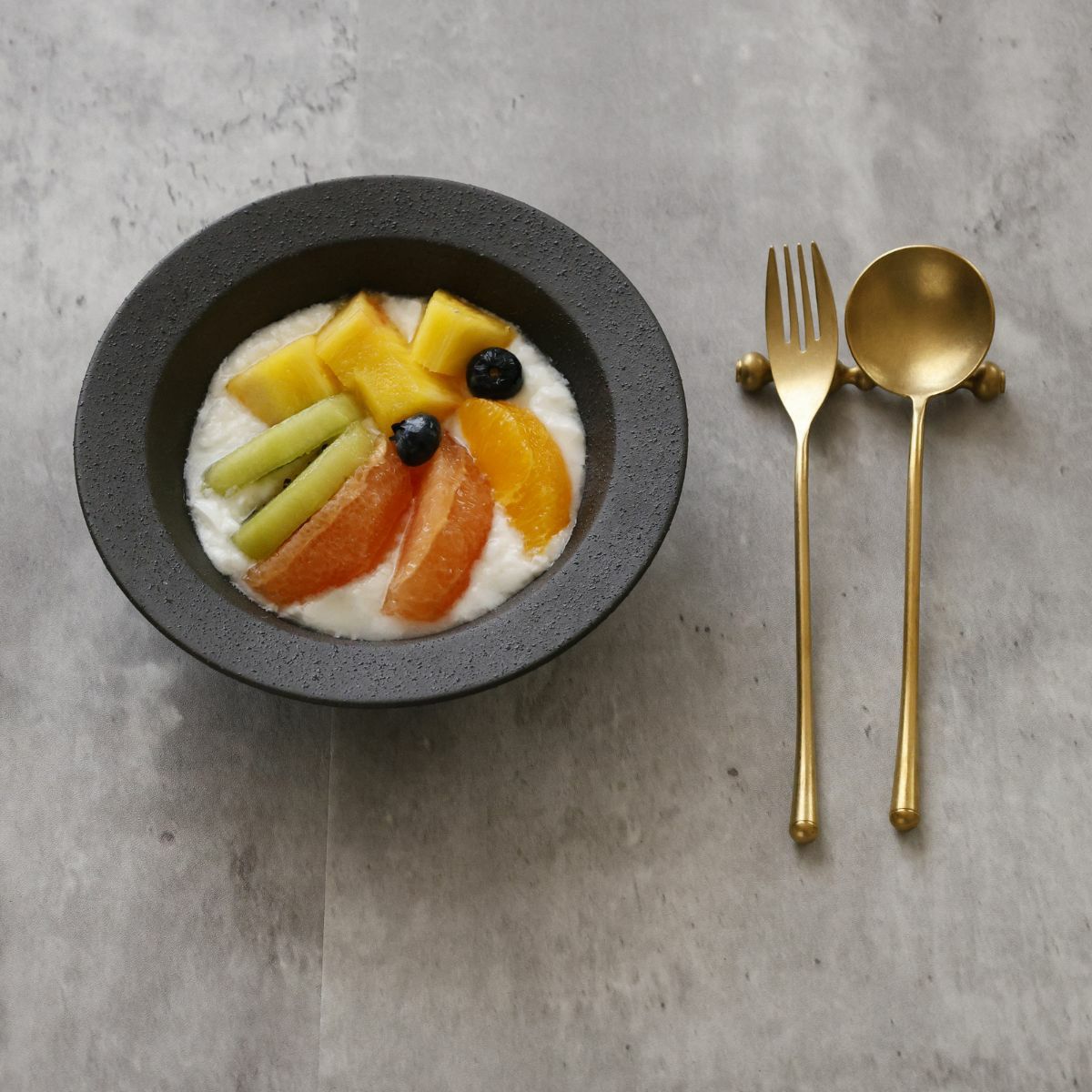 美濃焼　黒いリムスープパスタボウル17cm　YOZORA