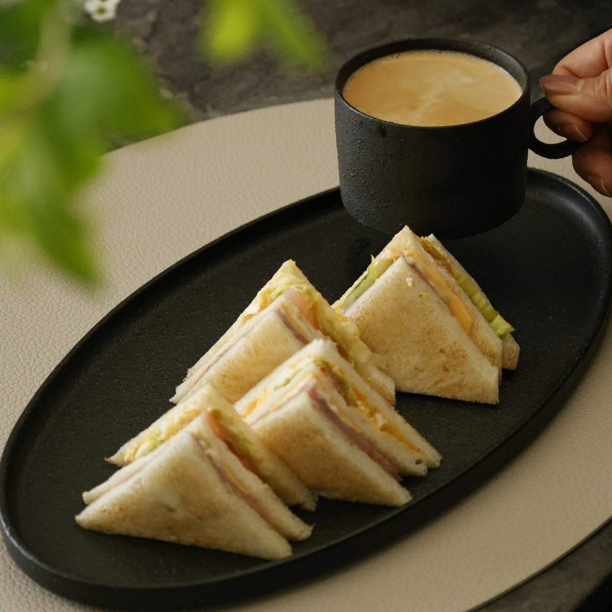 美濃焼　黒いコーヒーカップ＆ソーサー　YOZORA｜M苦楽園オリジナル｜