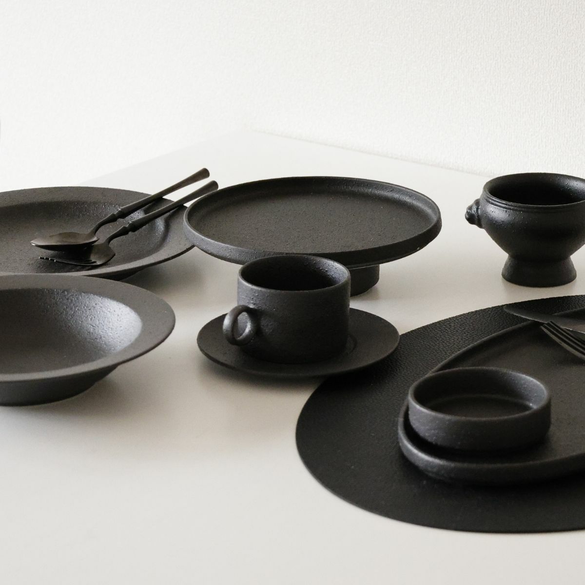 美濃焼　黒いコーヒーカップ＆ソーサー　YOZORA｜M苦楽園オリジナル｜