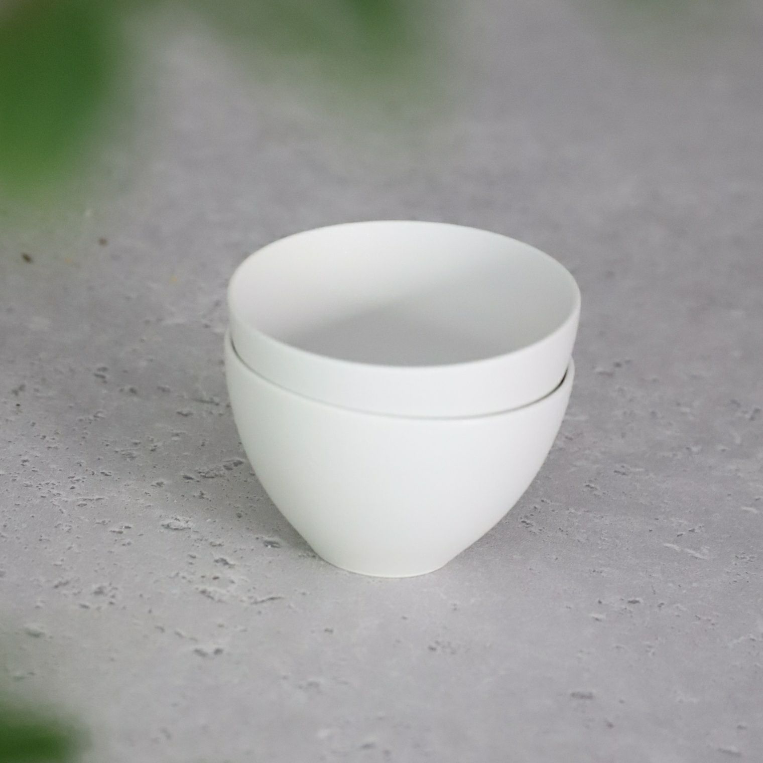 有田焼 白いソフトボウル茶碗 磁器 スノー｜M苦楽園｜おしゃれな食器