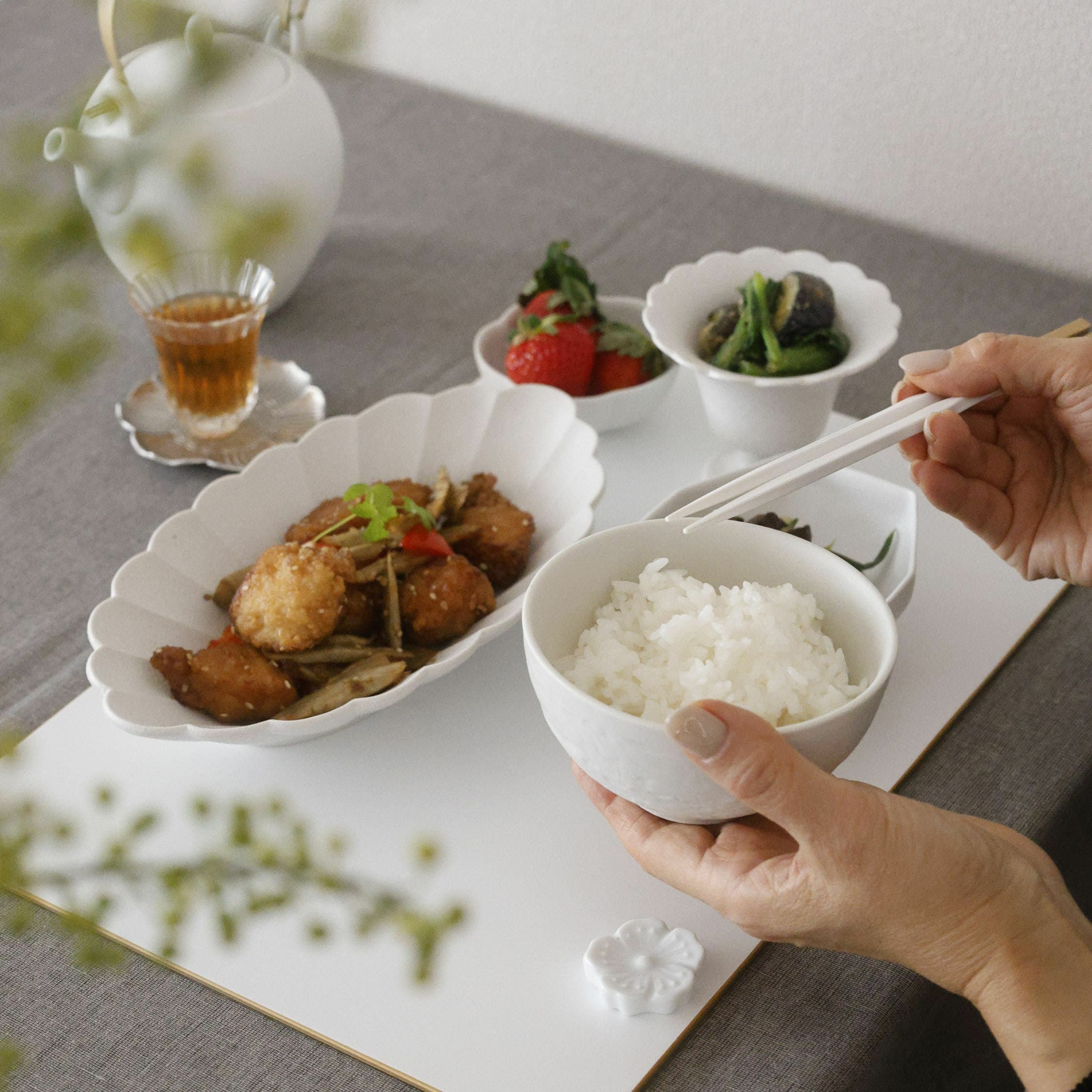 有田焼　白いソフトボウル茶碗　磁器　スノーM