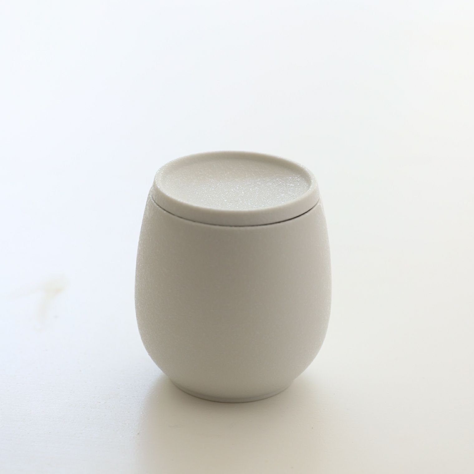 有田焼　白いバルーンボウル　磁器　スノー