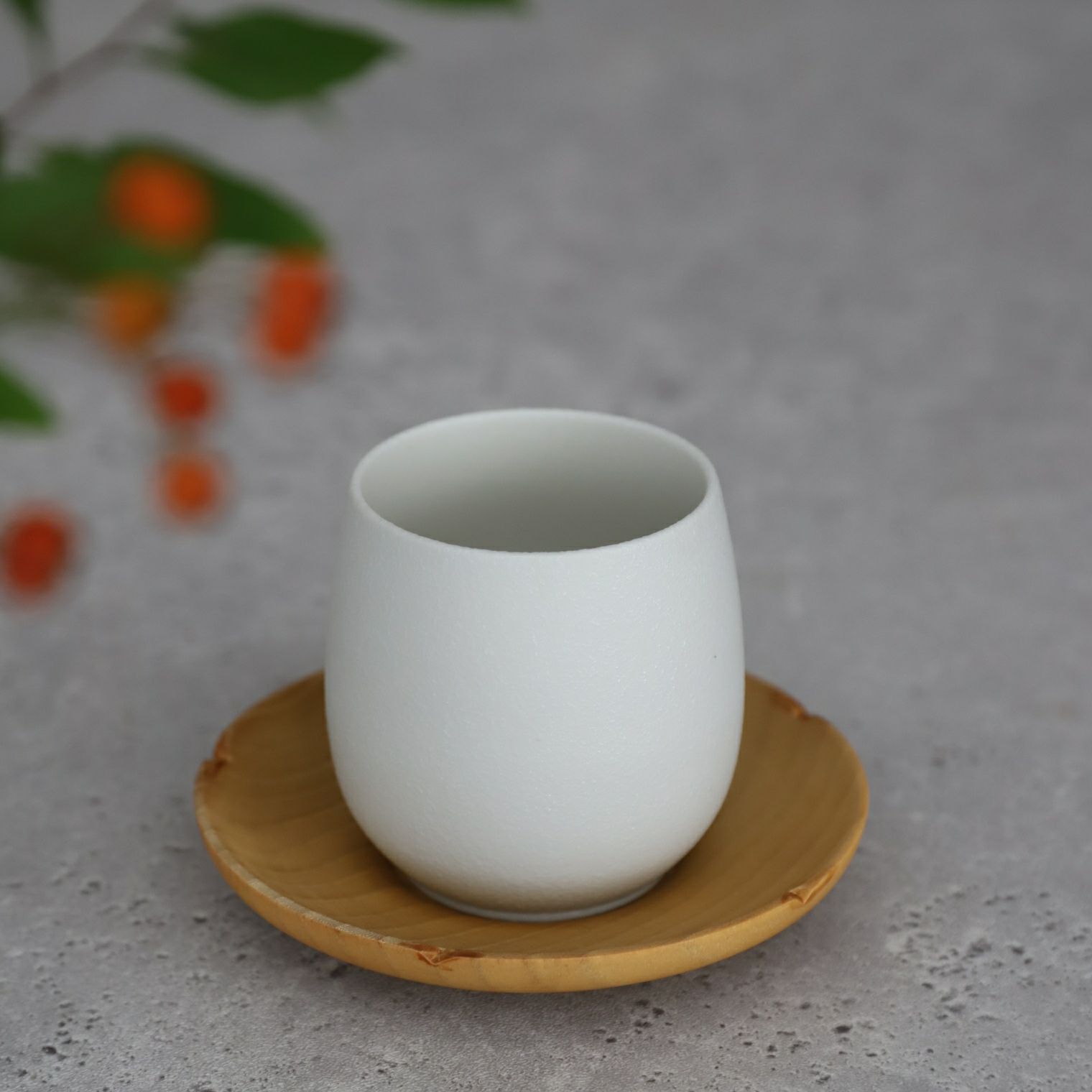 有田焼 白いバルーンボウル 磁器 スノー｜M苦楽園｜おしゃれな食器通販