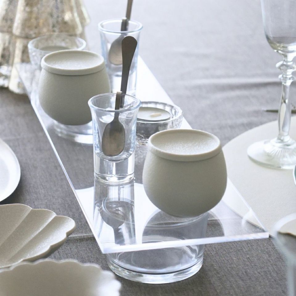 有田焼　白いバルーンボウル　磁器　スノー