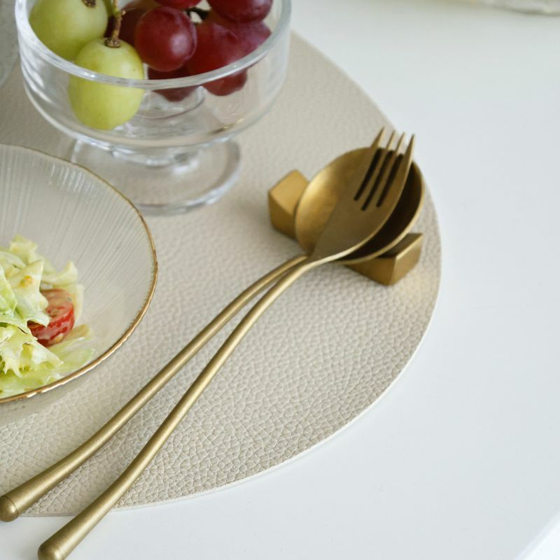 オーバルレザーランチョンマット（グレージュ）