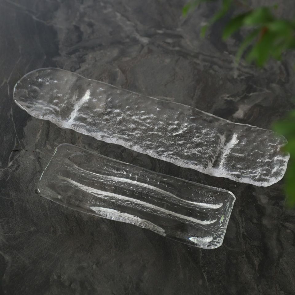 ガラス製　ロングランナー高台皿