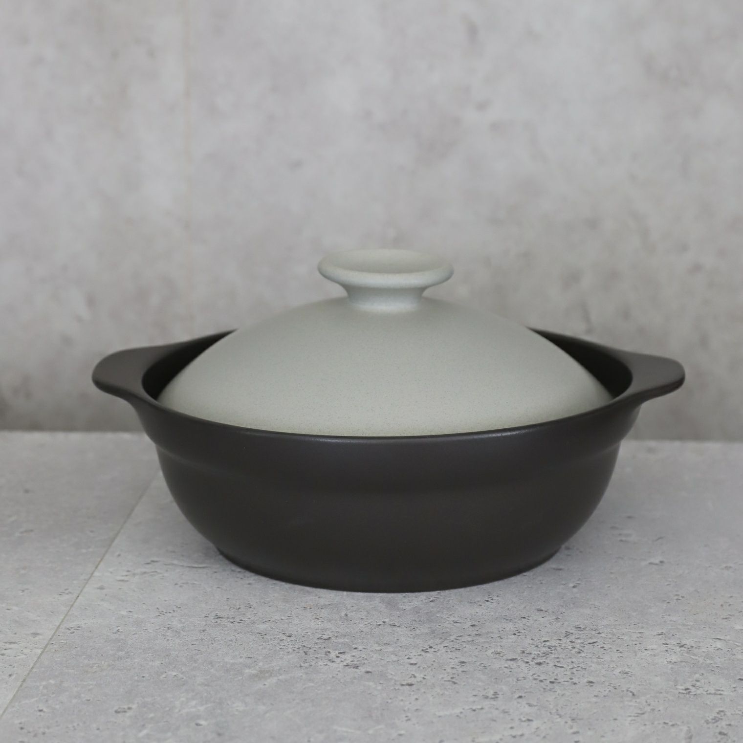 石製 蓋付き土鍋 中型 IH対応軽量土鍋 9号 グレー｜M苦楽園｜おしゃれな食器通販サイト