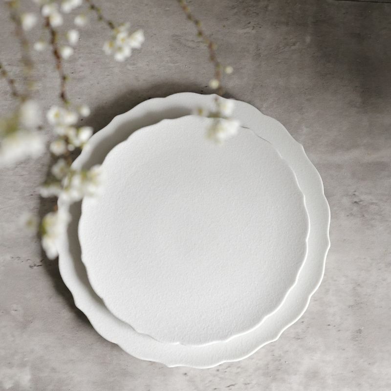 有田焼　白い桔梗プレート皿　磁器　スノー