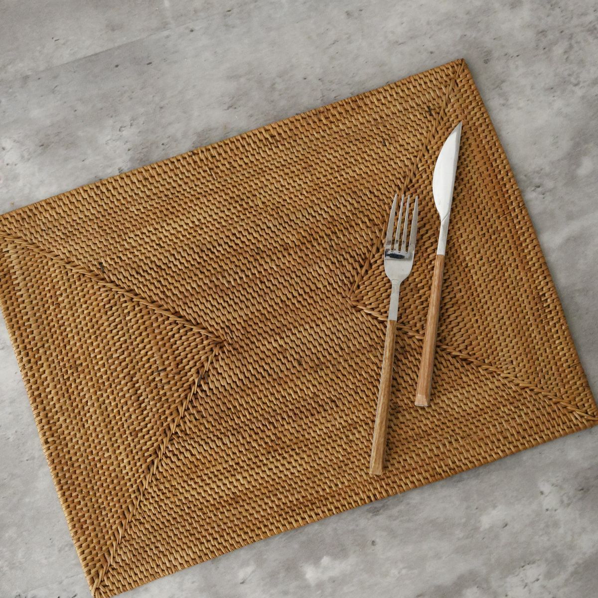 アタ　ランチョンマット・コースター・トレイ