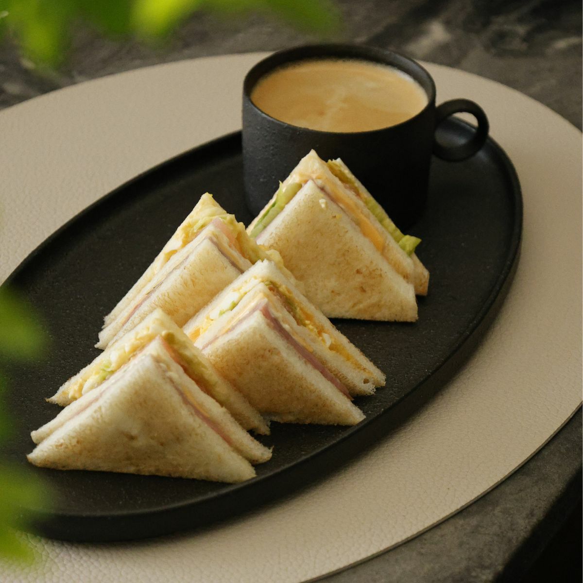  美濃焼　黒い切立オーバルプレート YOZORA｜M苦楽園オリジナル｜