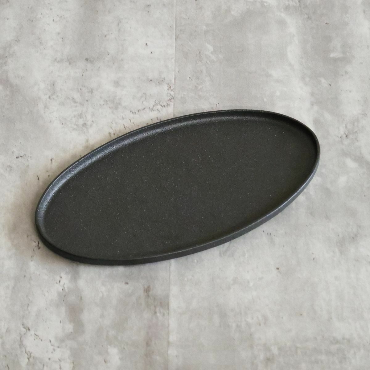  美濃焼　黒い切立オーバルプレート YOZORA｜M苦楽園オリジナル｜