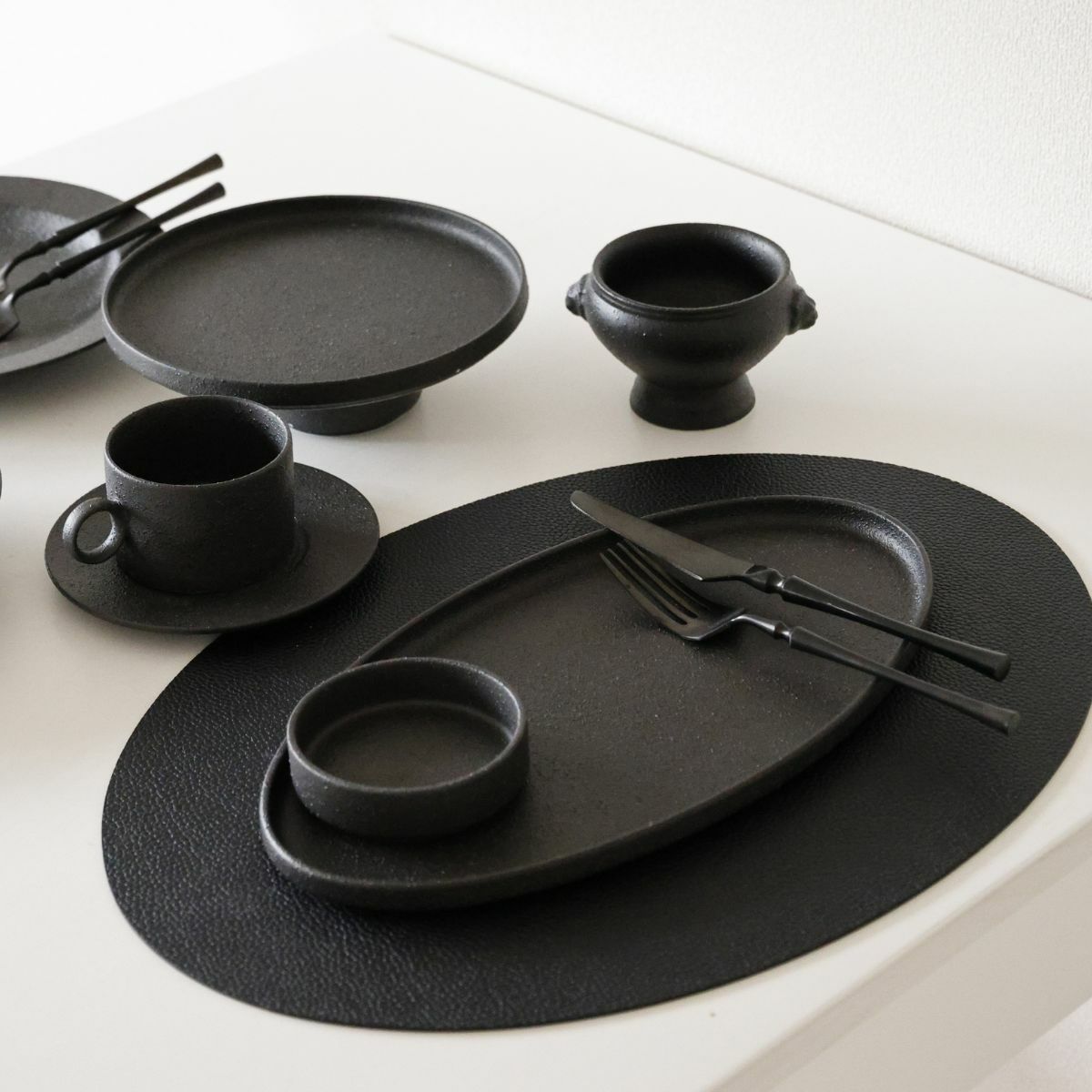  美濃焼　黒い切立オーバルプレート YOZORA｜M苦楽園オリジナル｜