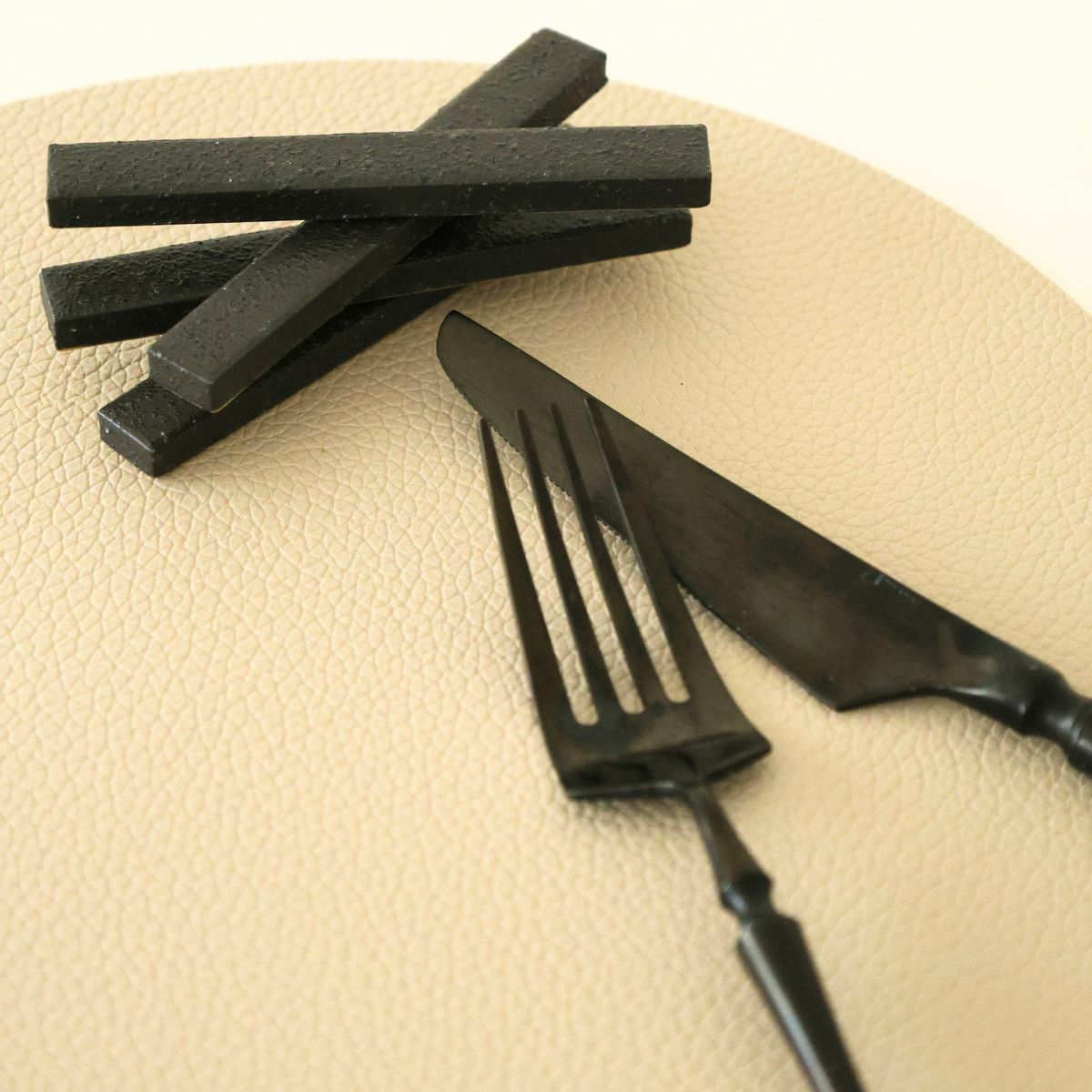 美濃焼　黒いカトラリーレスト10cm　黒曜　YOZORA