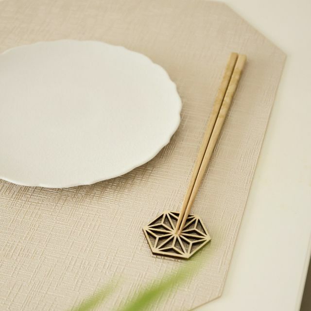 木製　麻の葉模様箸　ゴールドシルバー　丸華七宝