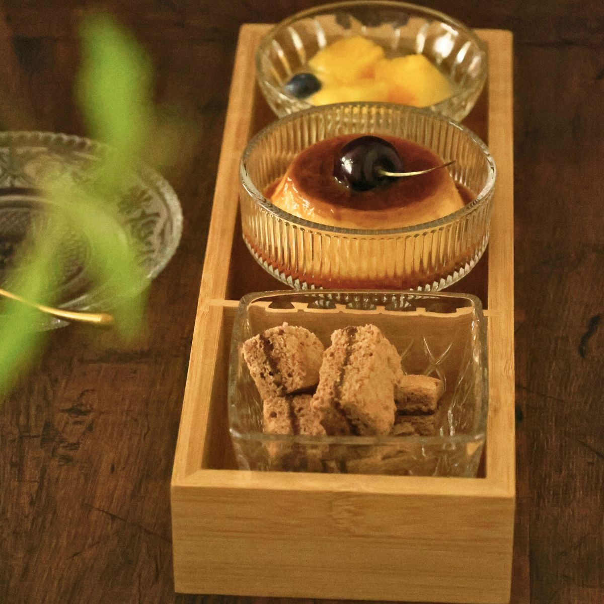 ガラス製　スクエア四角小鉢