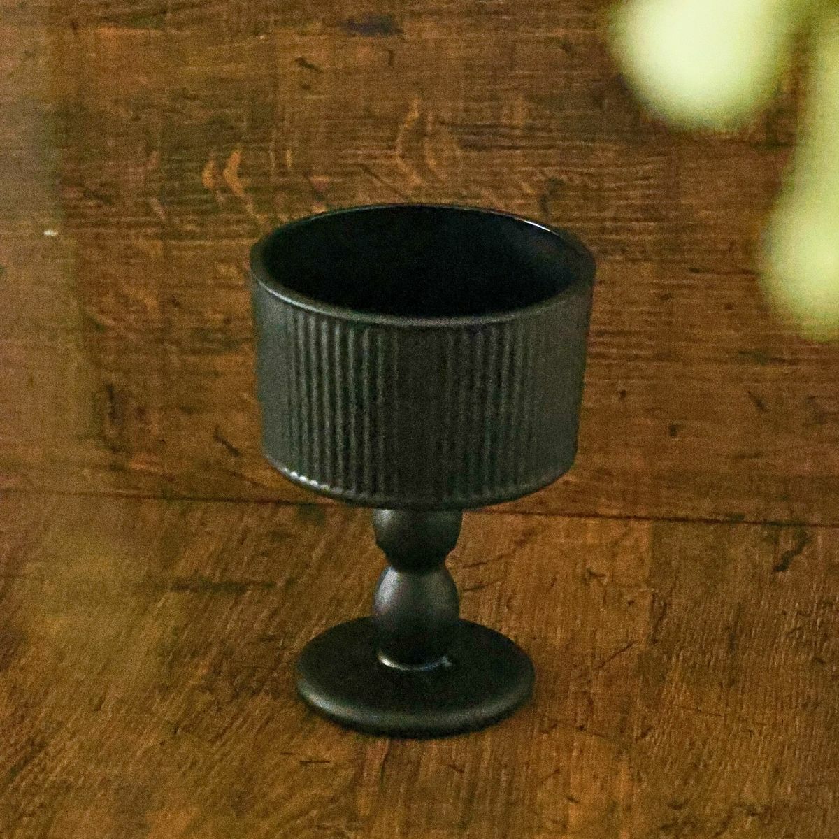 ガラス製　アンティークブラックスタンドカップ