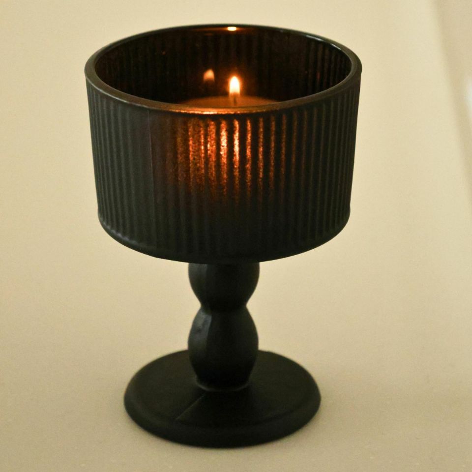 ガラス製　アンティークブラックスタンドカップ