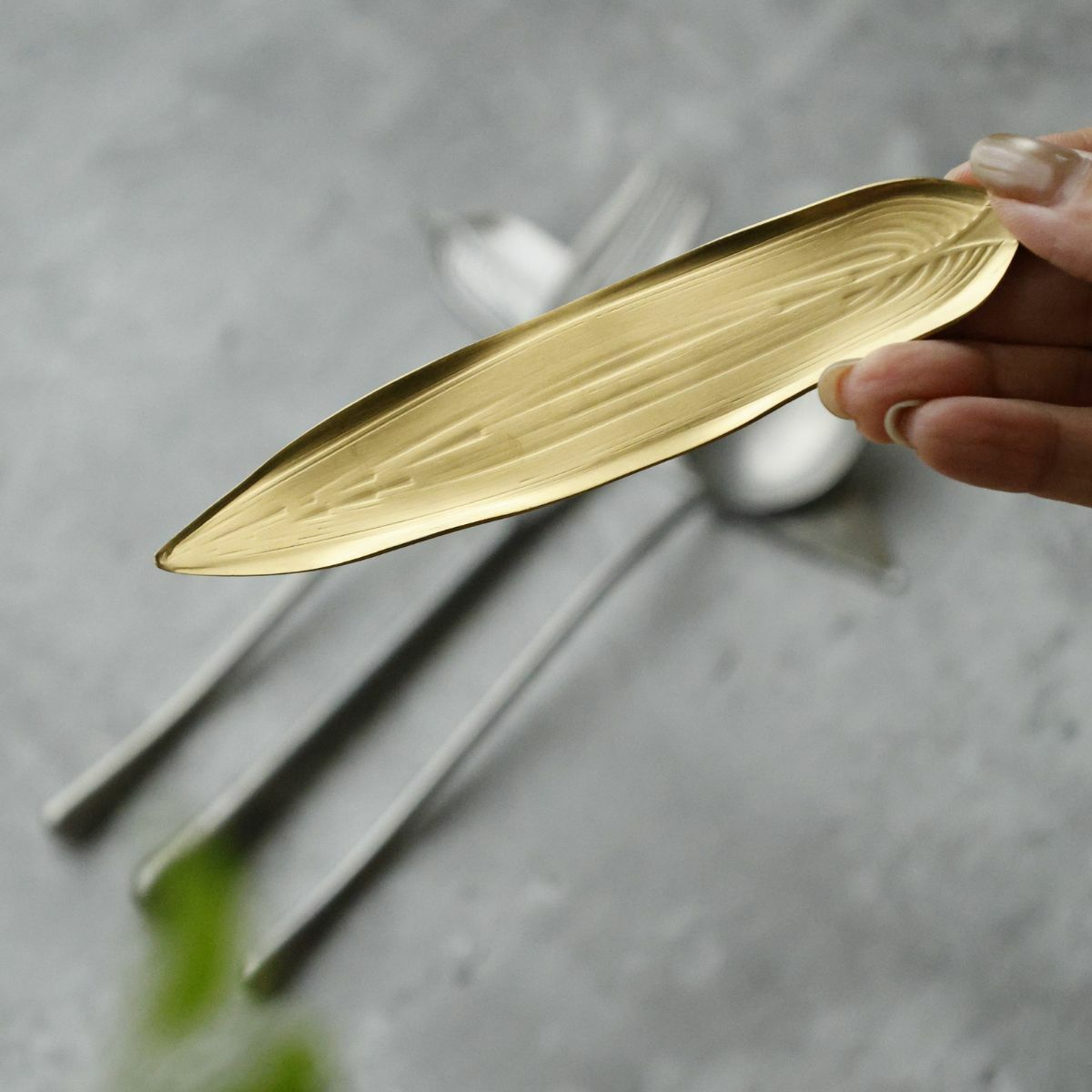 ステンレス製　リーフ型カトラリーレスト