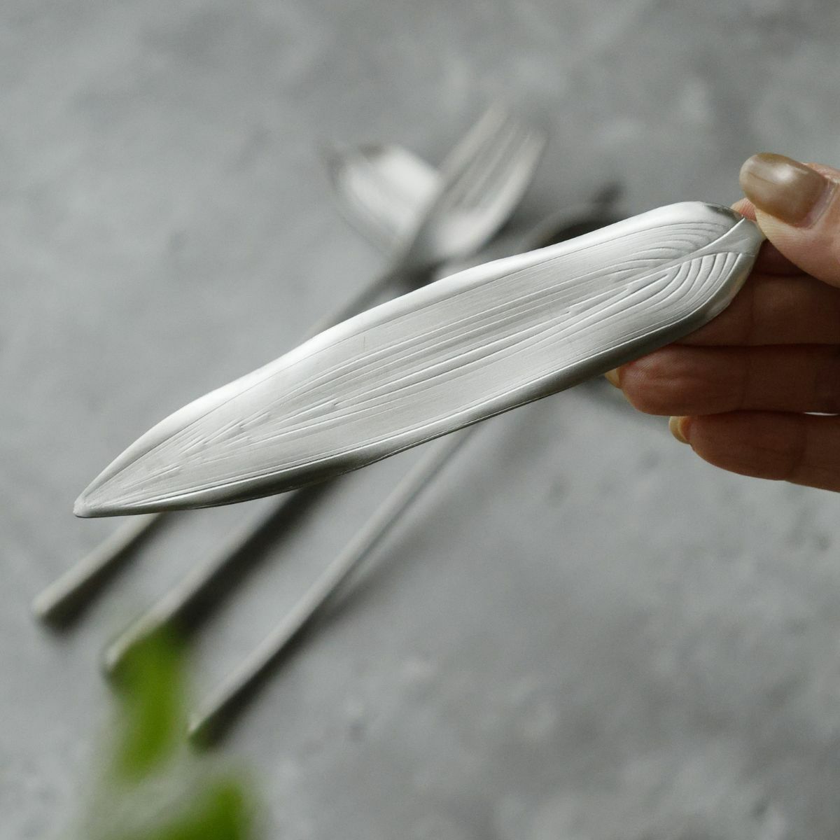 ステンレス製　リーフ型カトラリーレスト