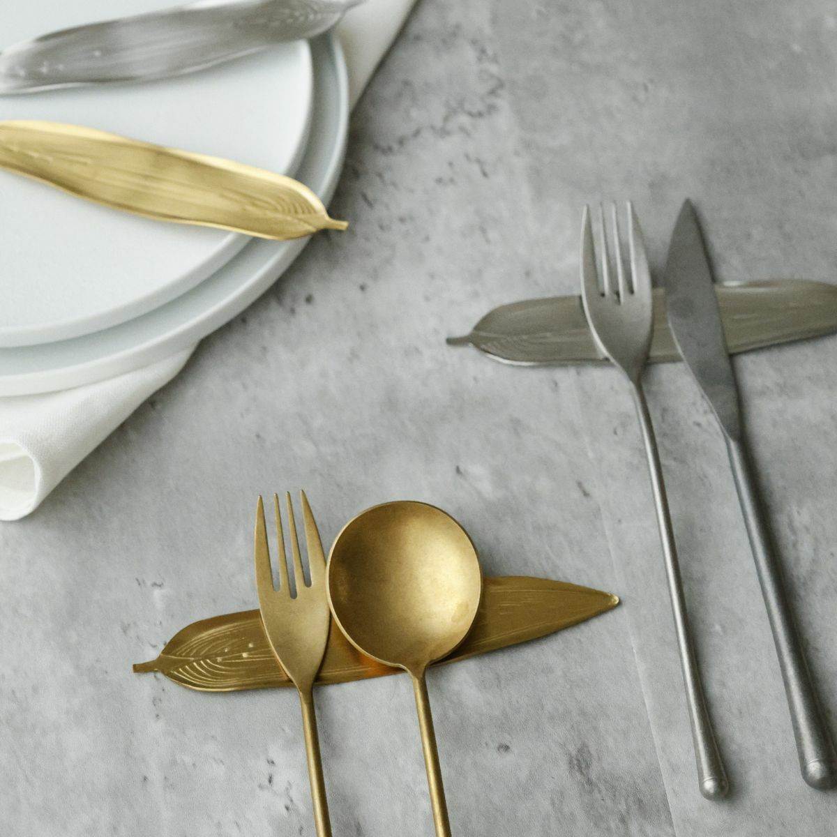 ステンレス製　リーフ型カトラリーレスト