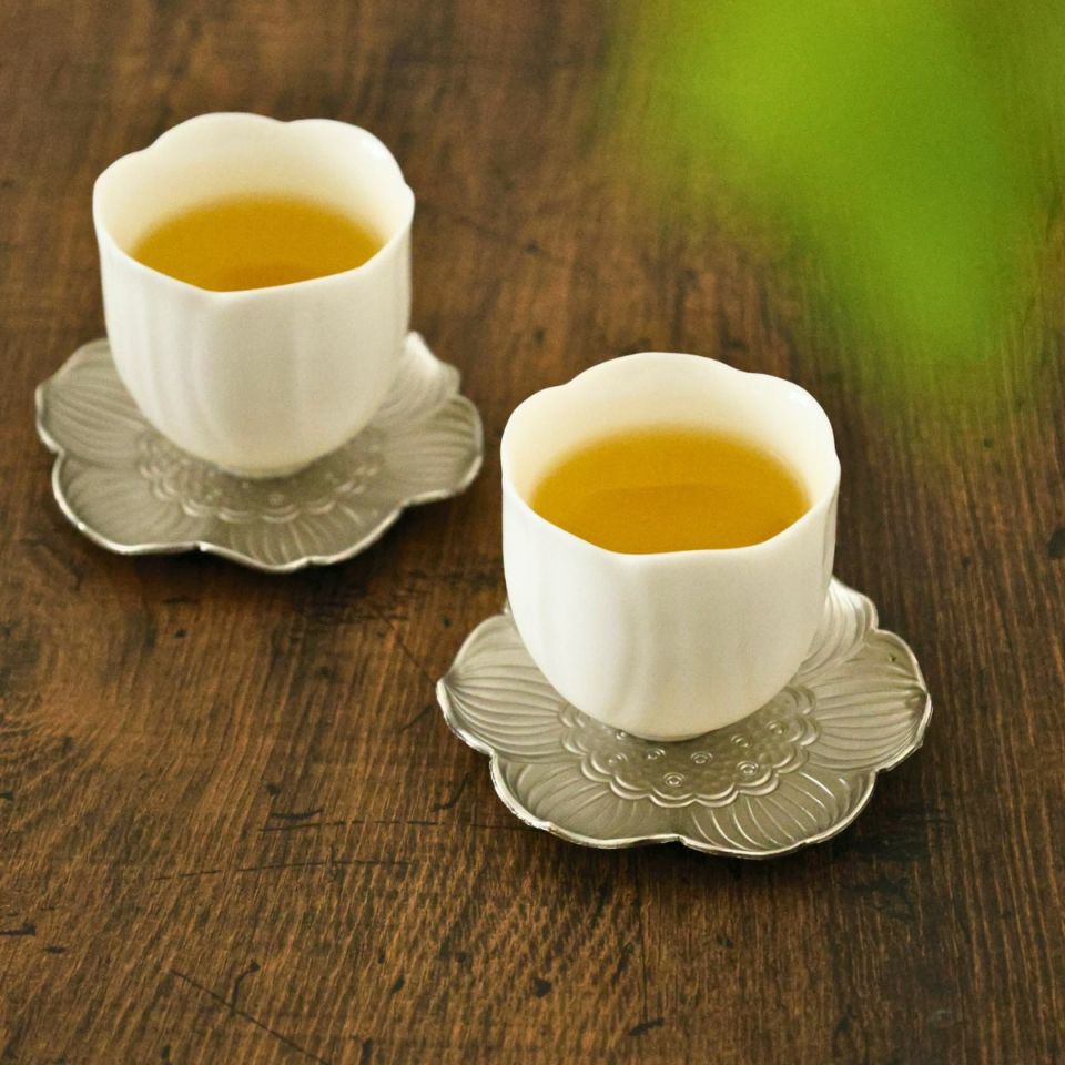 白磁器製　チューリップ湯呑