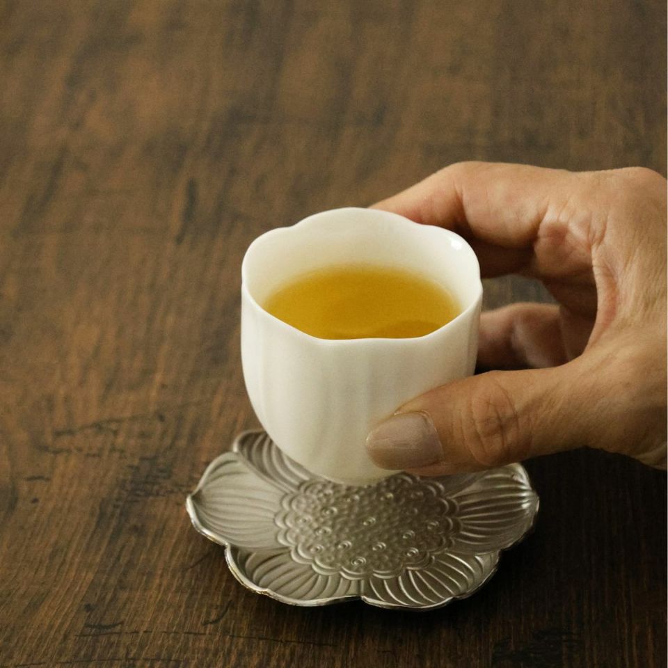 白磁器製　チューリップ湯呑