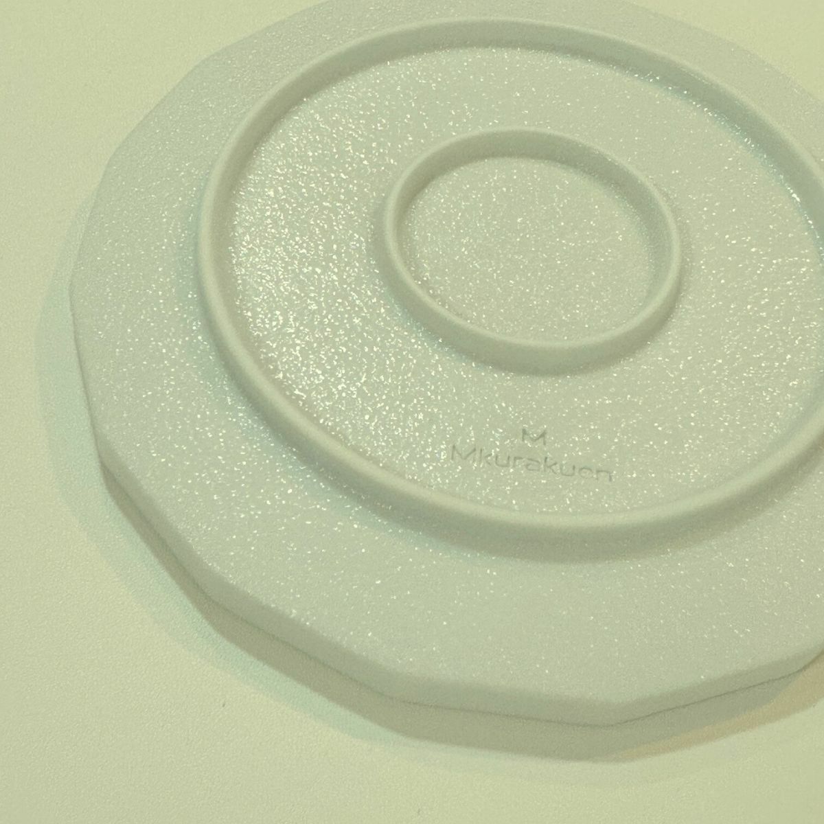 有田焼　白い十六角形　切立皿　磁器　スノー