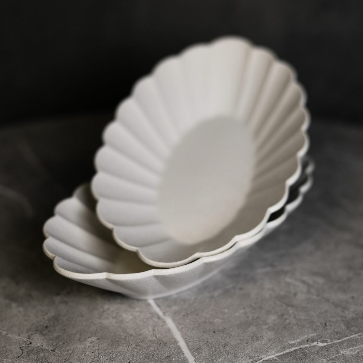 MINO　SNOW　オーバル菊型鉢　24cm