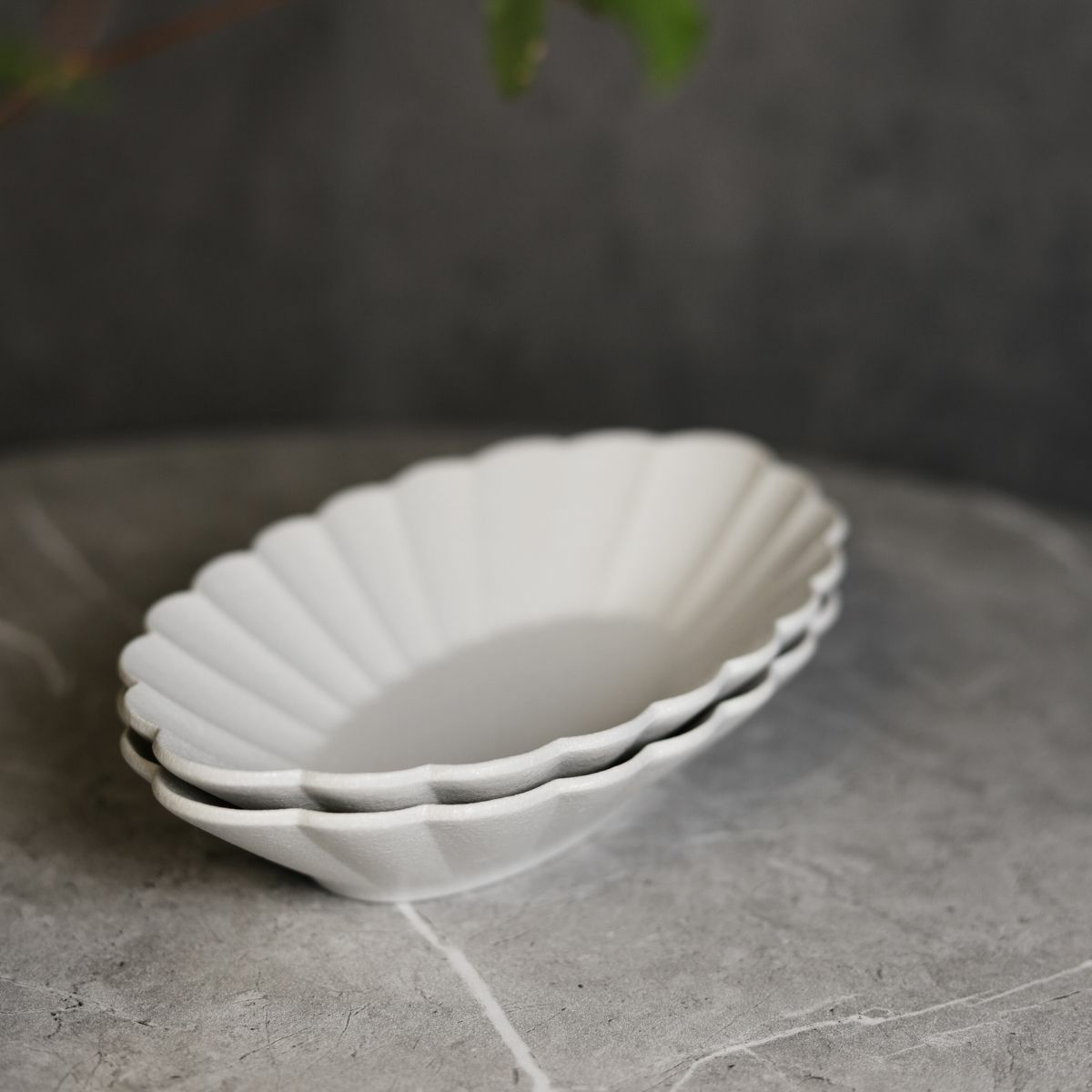 MINO　SNOW　オーバル菊型鉢　24cm