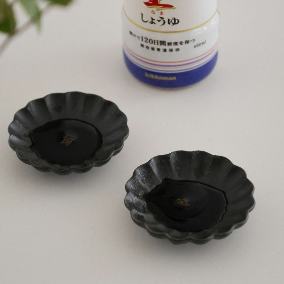 美濃焼　輪花豆皿　黒曜　YOZORA