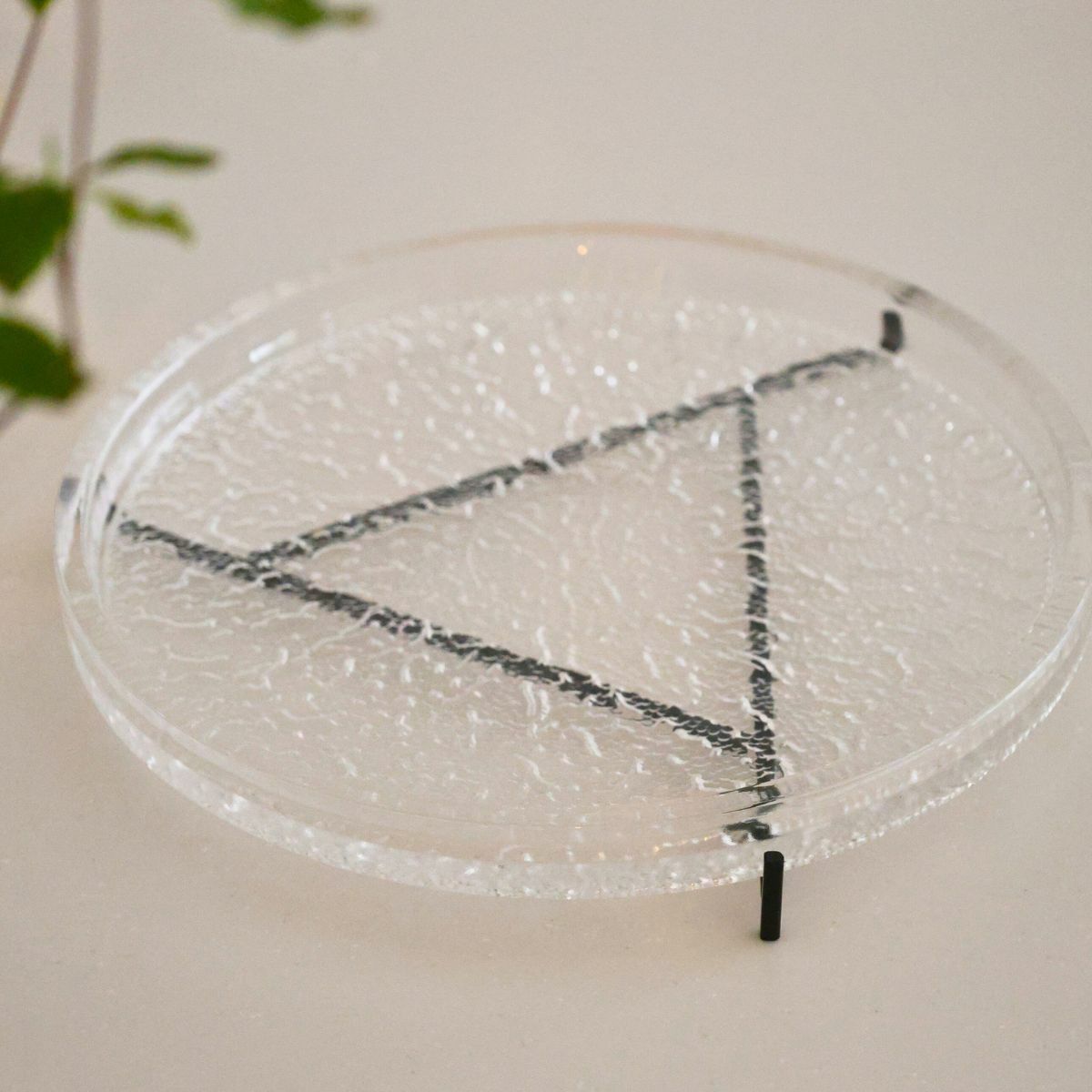  ガラス製　アイアンロースタンド付リムプレート