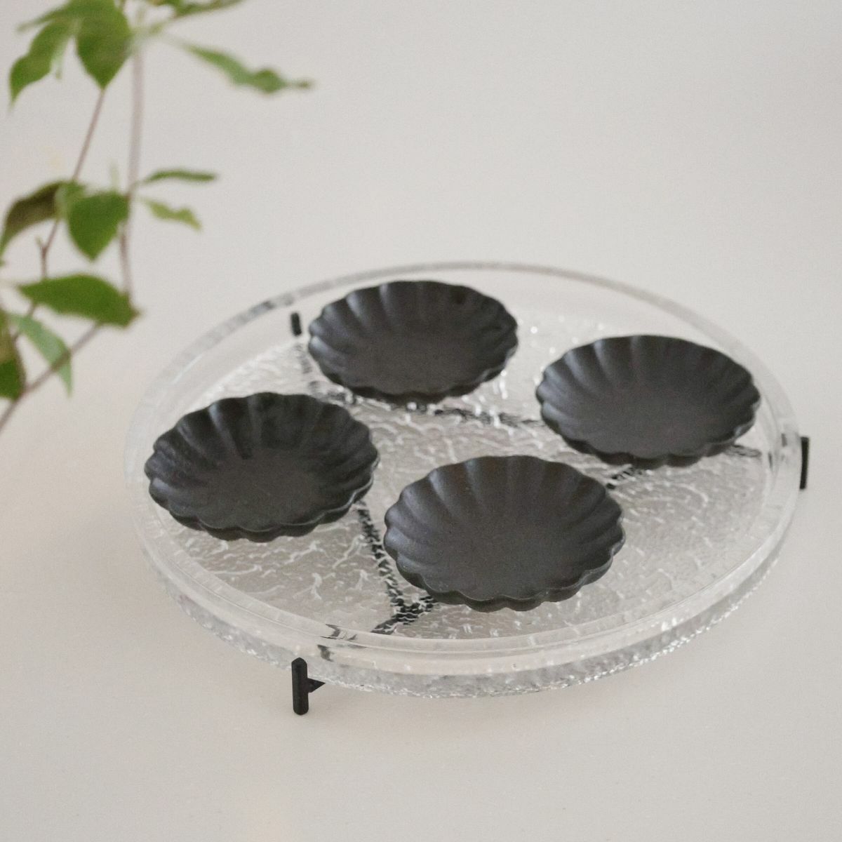  ガラス製　アイアンロースタンド付リムプレート