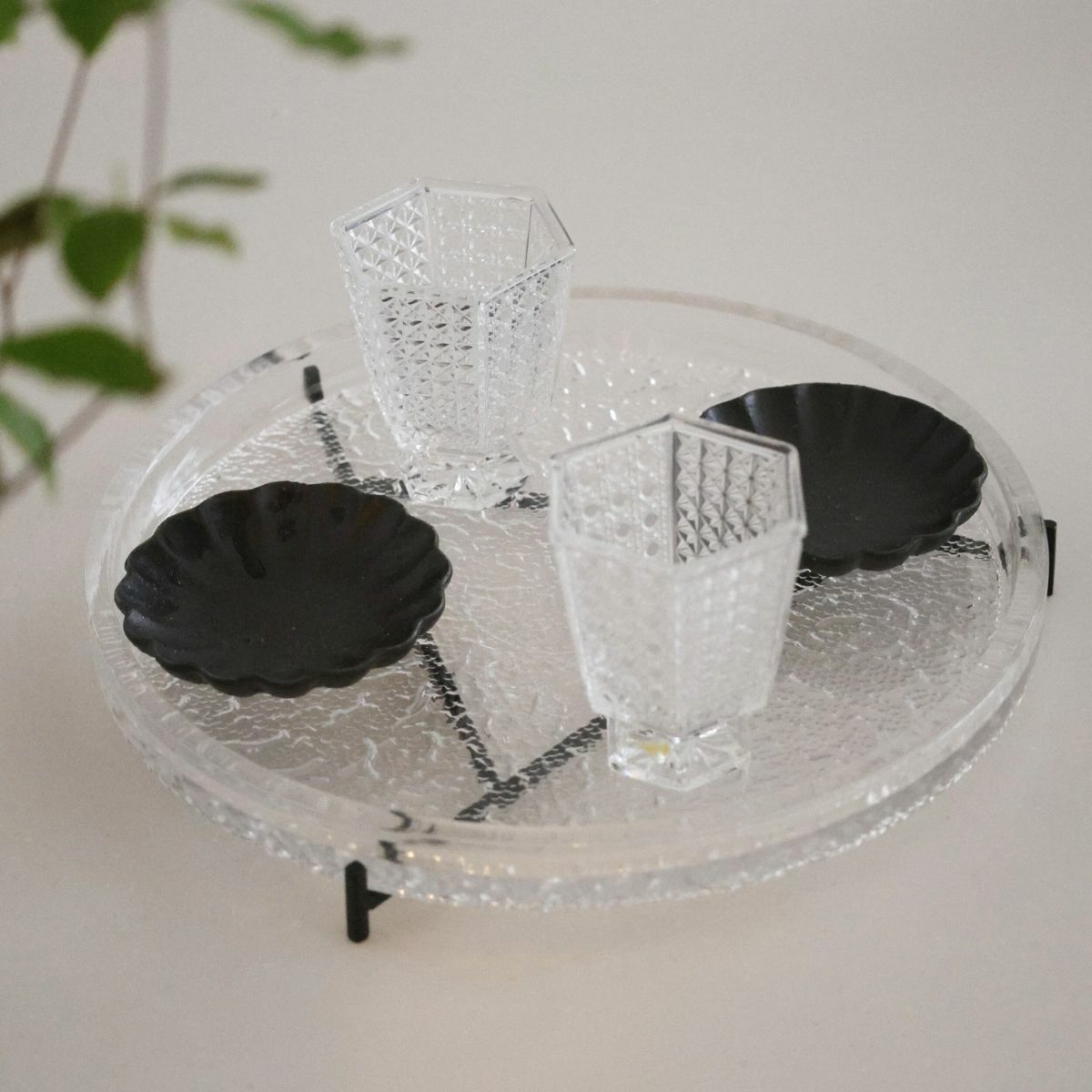  ガラス製　アイアンロースタンド付リムプレート