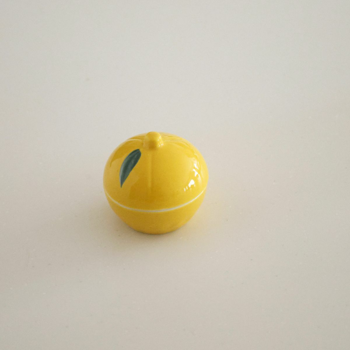 ゆず型 蓋つきアミューズ小鉢 陶器5.5cm｜おしゃれな食器の通販サイト
